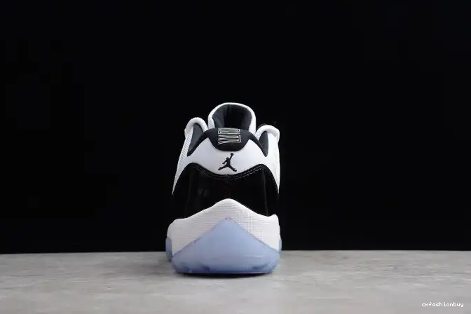 Low 528895-153 Black Air White mens 